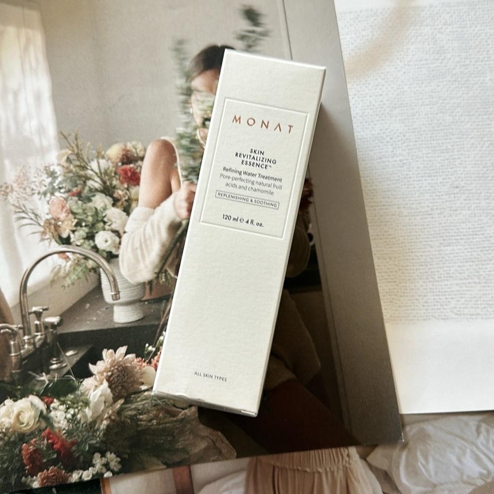 Monat Skin Revitalize Essence